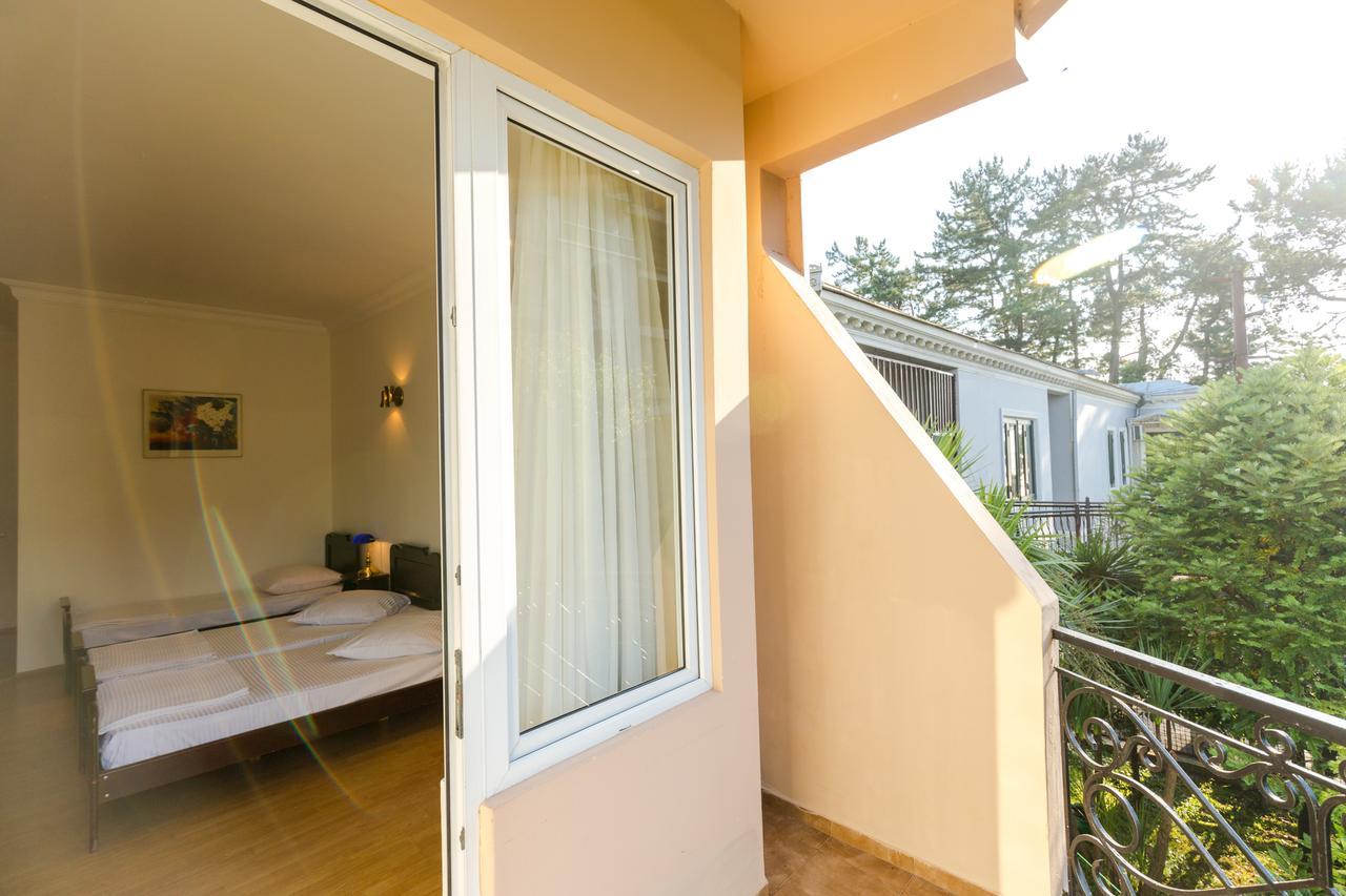 Hotel Simpatia Kobuleti Exterior photo
